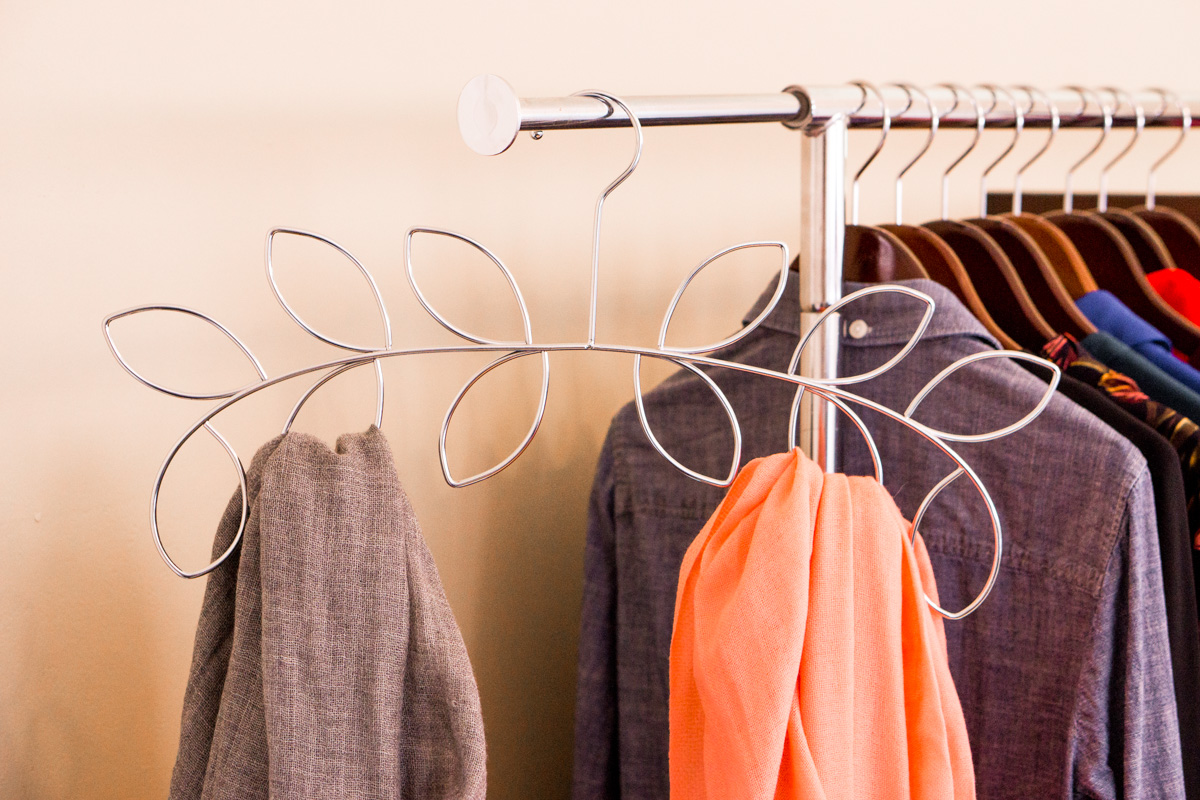 https://www.petitestylescript.com/wp-content/uploads/2017/05/Petite-Style-Script-How-to-organize-closet-petite-hangers-only-hangers-review-wooden-hanger-audrey-organizer-wardrobe-rack_012.jpg