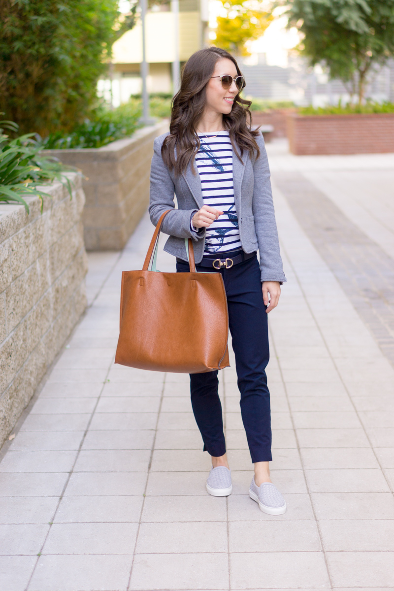 Navy Dress Pants with Tan Bag Outfits For Women (3 ideas & outfits