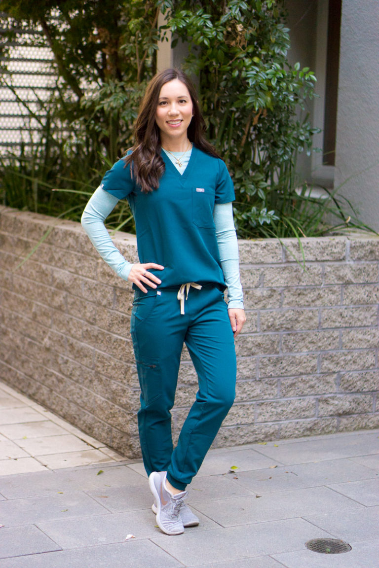 figs jogger scrubs review